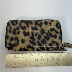 🍌Halogen Brown and Black animal print wallet with the wristlet cap capability